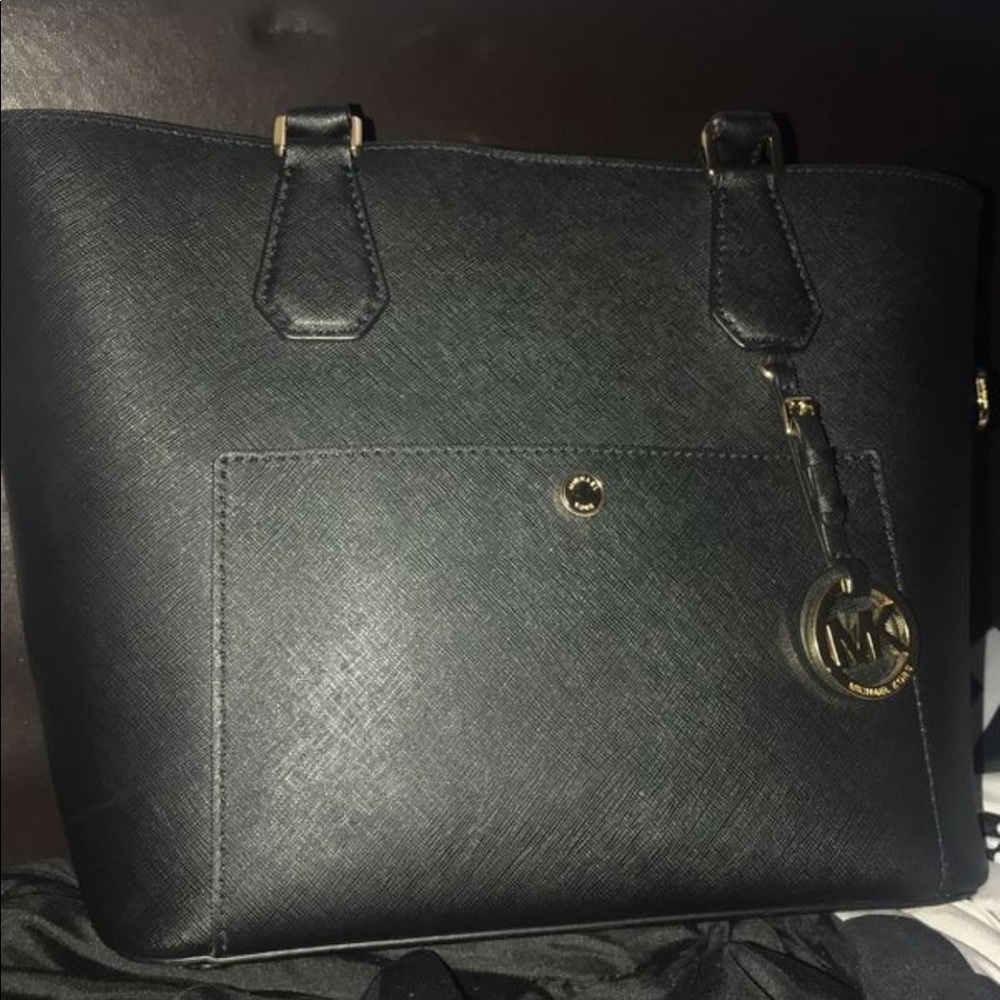 Black leather Michael kors purse
